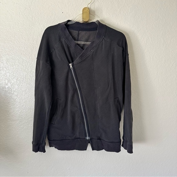 Lululemon Mula striped Bundle Wrap size 8 - Picture 3 of 13